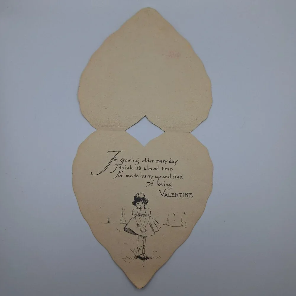 Vintage American Valentines Day Card Heart Shaped Floral Design Collectible‎ USA